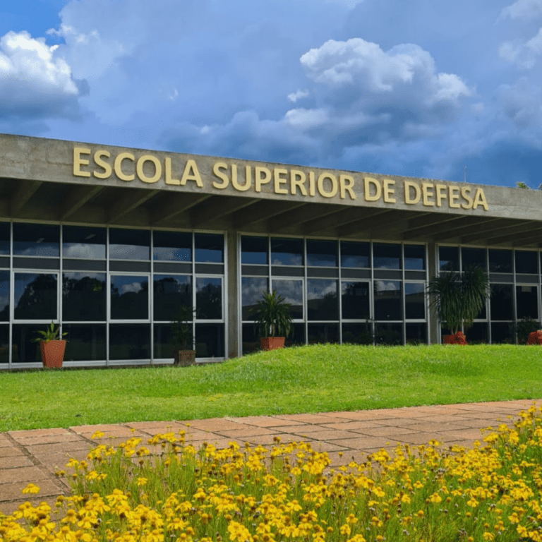 Ministério da Defesa presta apoio humanitário a afegãos