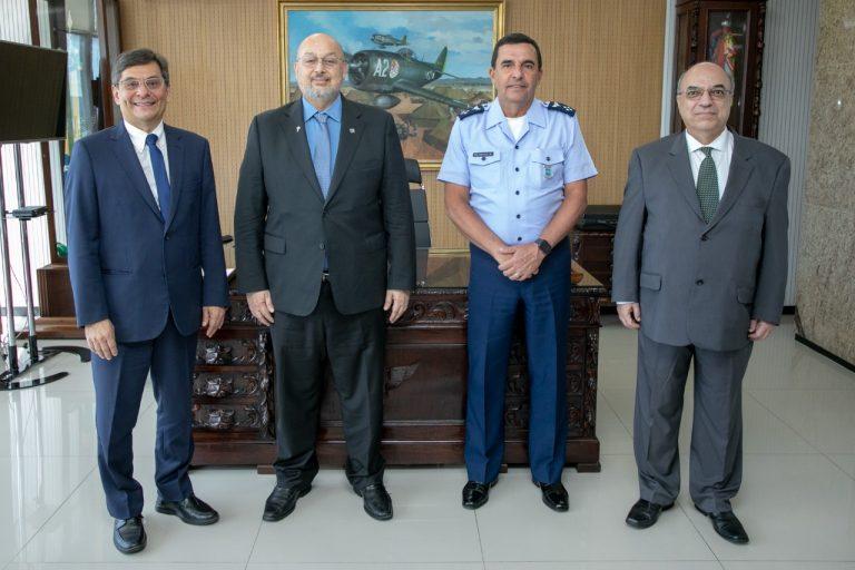 Comandante da FAB recebe diretoria da Akaer, empresa do setor aeroespacial e defesa