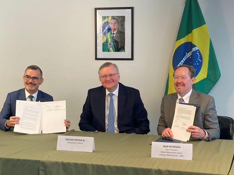 Brasil e AWS assinam Declaração de Intenção Estratégica para apoiar o crescimento de longo prazo no setor espacial regional