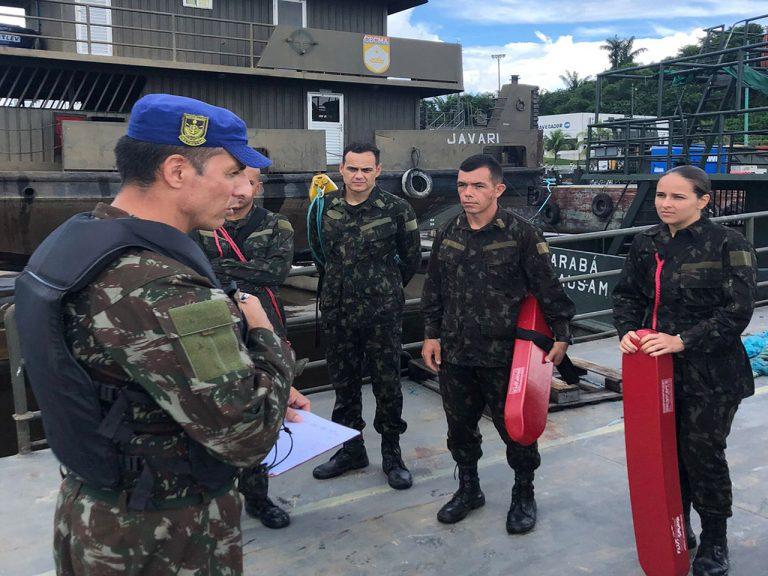 Sargentos fazem provas para Curso de Navegador Fluvial