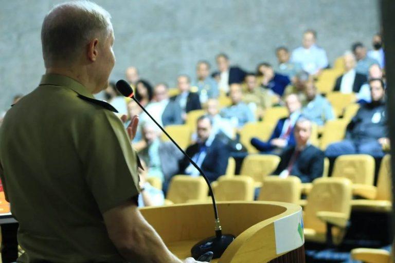 Escola Superior de Defesa realiza debate sobre o Direito Internacional dos Conflitos Armados e as Operações de Manutenção da Paz