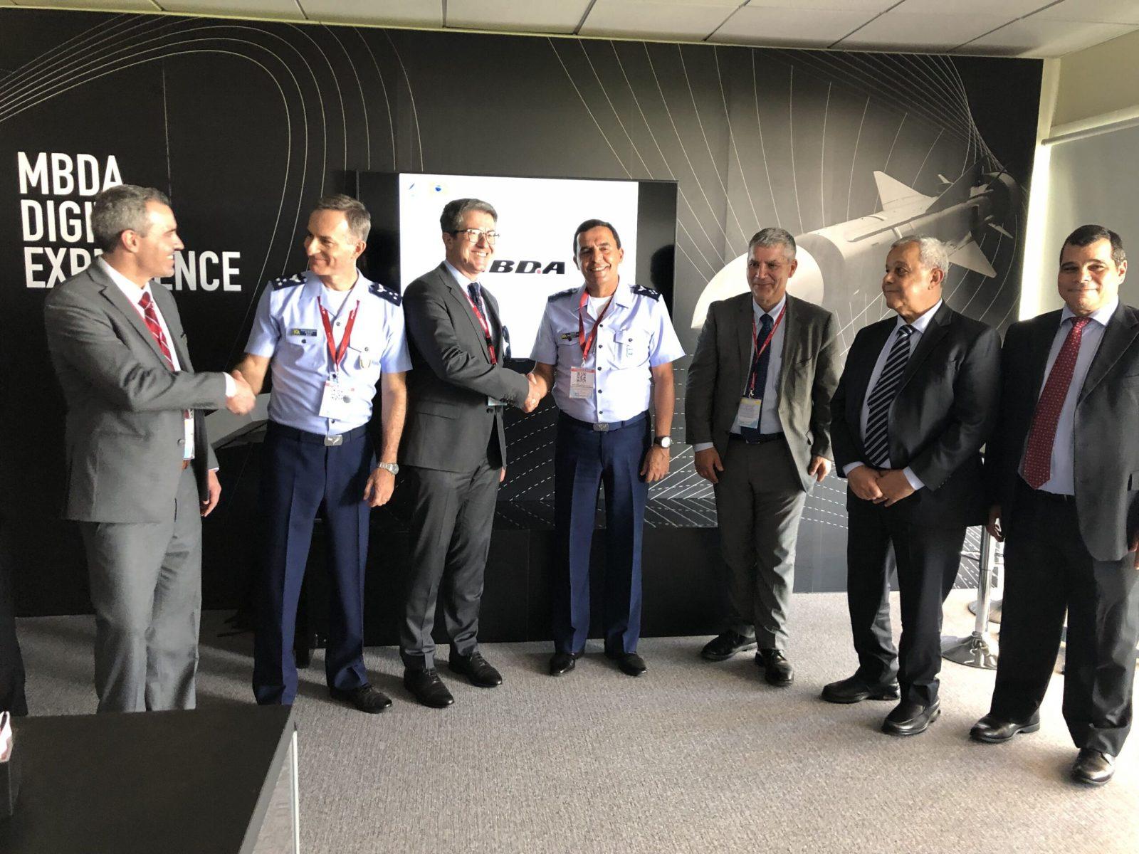 MBDA recebe comitiva da FAB na Fidae 2022