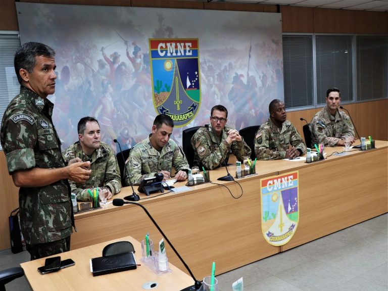 Comitiva dos EUA visita Comando Militar do Nordeste
