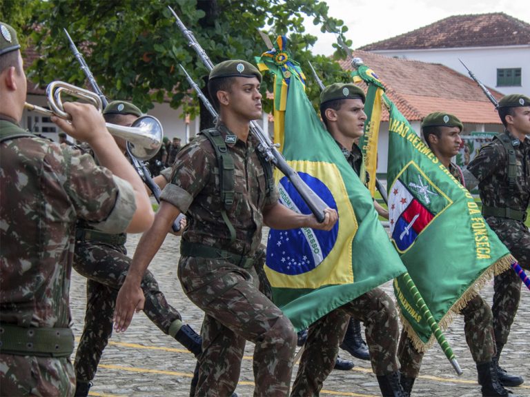 Batalhão de Infantaria realiza formatura alusiva ao Dia do Exército em Maceió