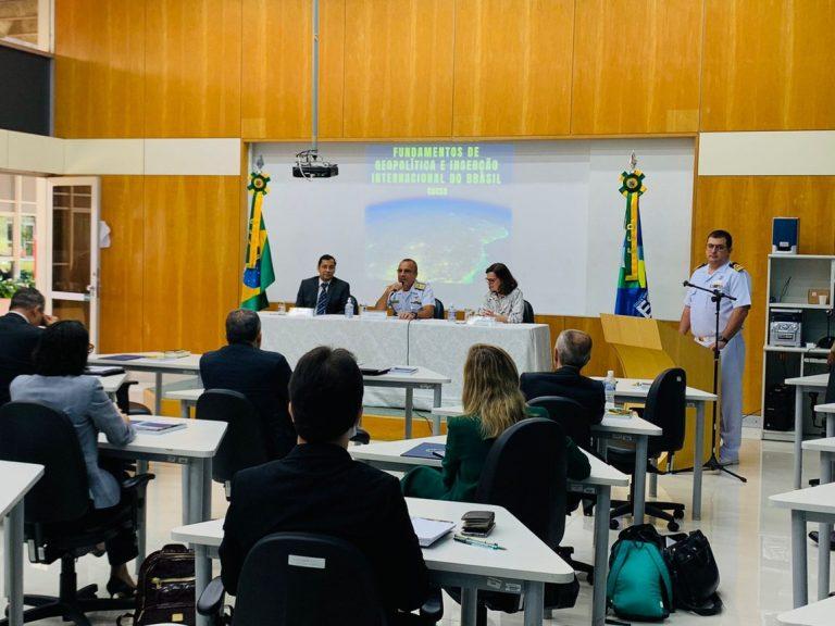 Geopolítica e inserção internacional do Brasil são debatidos na Escola Superior de Defesa