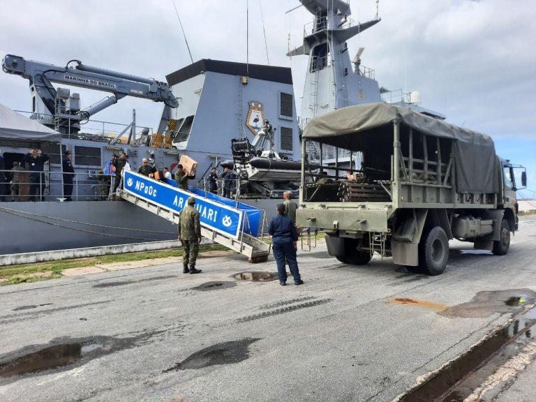 Navio da Marinha do Brasil atua diretamente na assistência a população atingida pelas chuvas em Recife