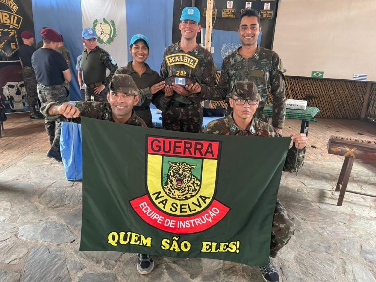 Equipe do Exército Brasileiro fica em segundo lugar em competição militar no Congo
