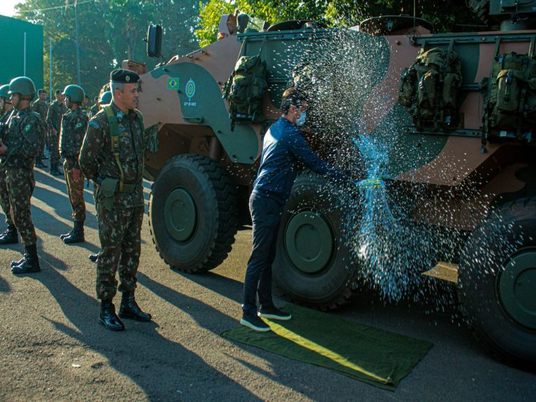 Batalhão de Infantaria Mecanizado realiza batismo de viaturas em SP