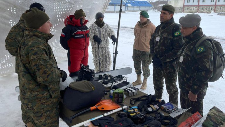 Exército Brasileiro participa de intercâmbio doutrinário de montanha no Chile