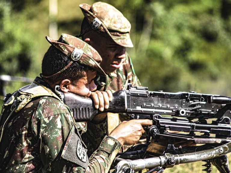 52º Batalhão de Infantaria de Selva realiza tiro das armas coletivas