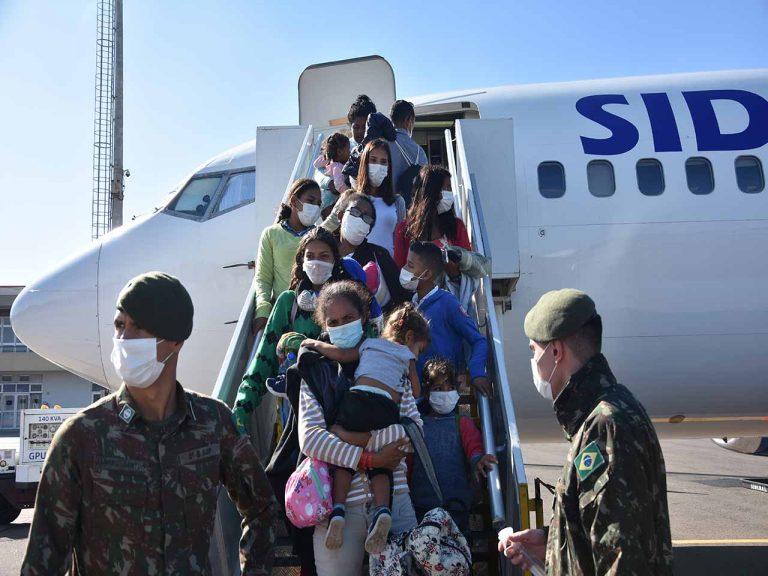 Exército apoia a interiorização de mais 131 imigrantes venezuelanos