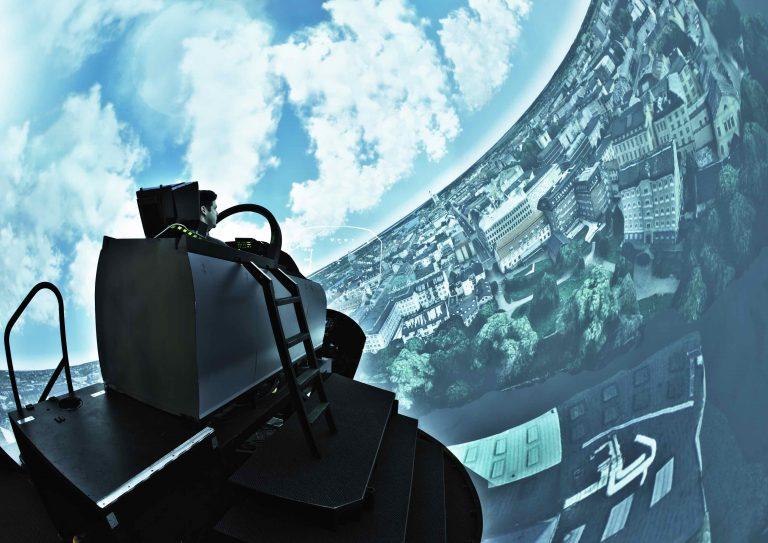 Base Aérea de Anápolis recebe equipamentos de suporte e treinamento do Gripen