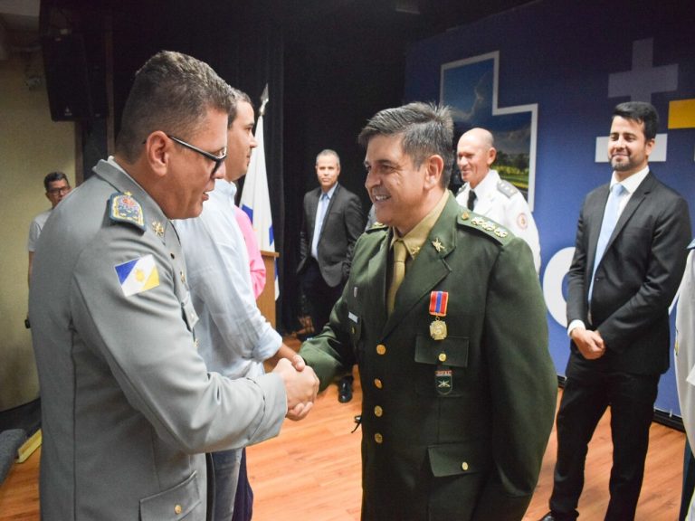 Comandante de batalhão é agraciado pelo Corpo de Bombeiros Militar