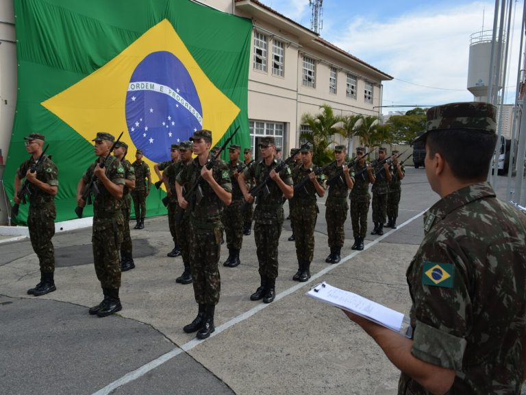 Oficiais alunos competem em Concurso de Ordem Unida em São Paulo