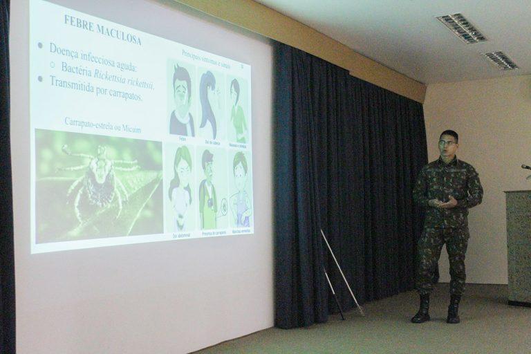 Arsenal de Guerra realiza instruções com animais peçonhentos