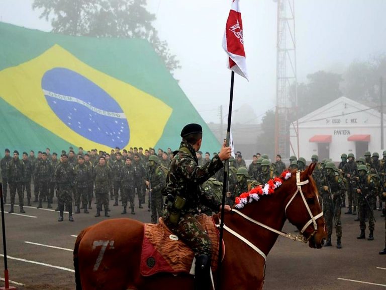 Regimento recebe Visita de Inspeção do Comandante da 6ª Divisão de Exército