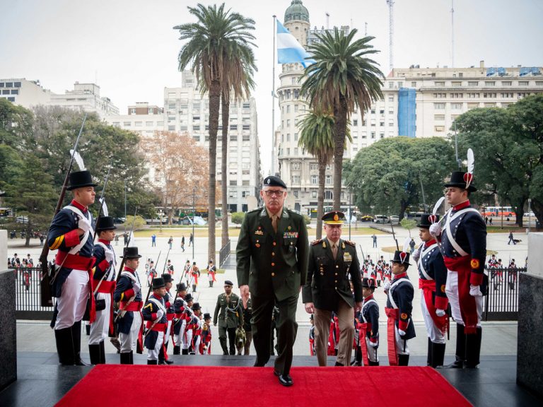 Visita de Diplomacia Militar do Comandante Militar do Sul à Argentina