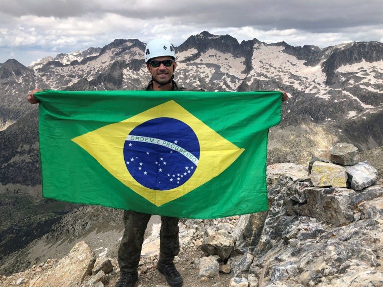 Sargento brasileiro conclui Curso Superior de Montanha na Espanha