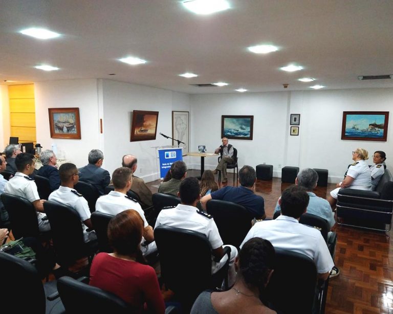 DPHDM promove bate-papo com o autor William Carmo Cesar