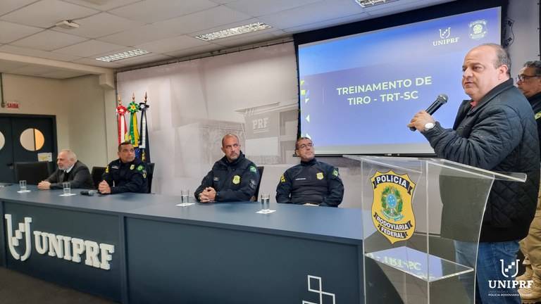 UNIPRF recebe visita de magistrados do TRT