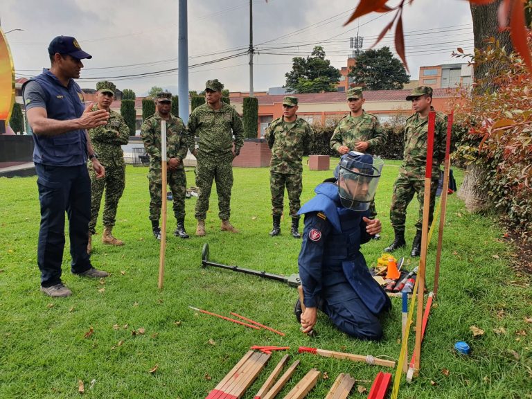 Assessores Interamericanos Brasileiros habilitam militares colombianos na Gestão de Qualidade em Técnicas de Desminagem