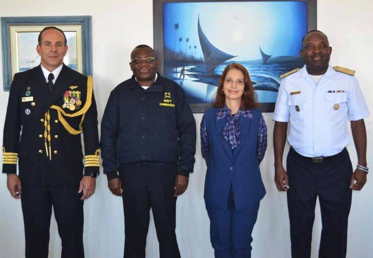 Embaixadora do Brasil visita o Comandante da Marinha da Namíbia