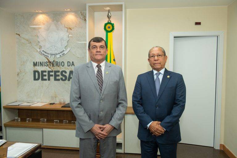 Ministro da Defesa recebe visita do Embaixador da República de Cabo Verde