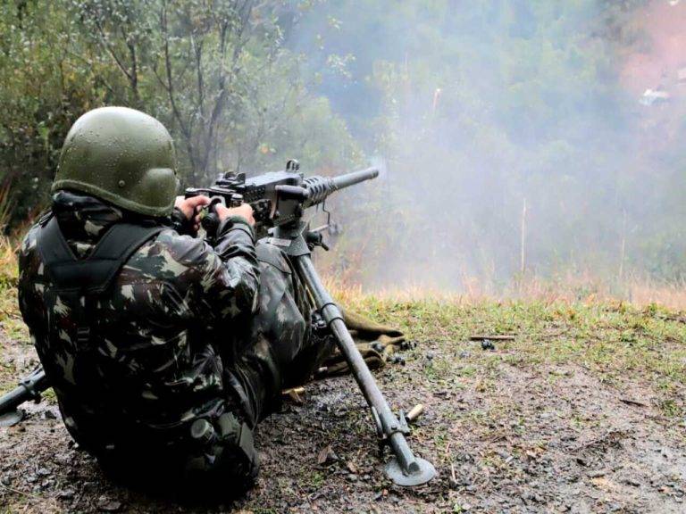Núcleo de Preparação de Oficiais da Reserva do 20° BIB realizou o Tiro das Armas Coletivas