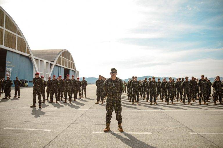 Militares do Exército Brasileiro embarcam para exercício CORE 22 nos Estados Unidos