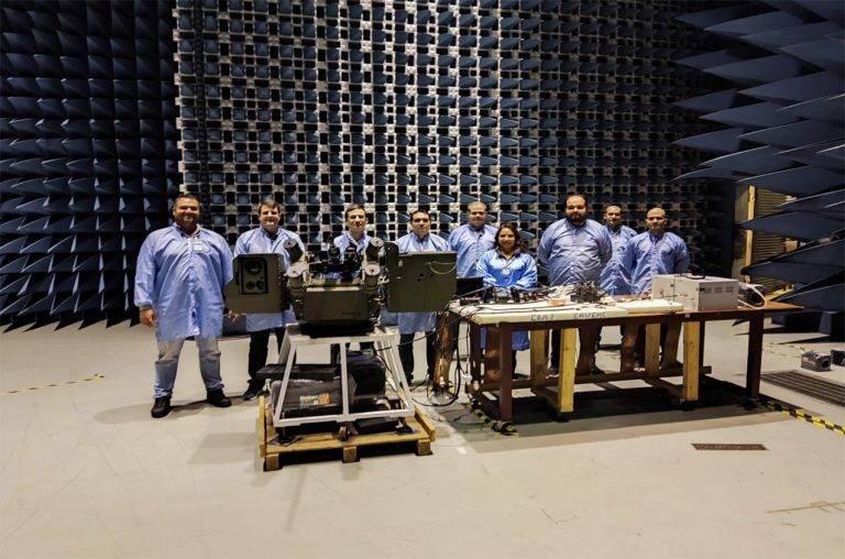 Centro Tecnológico do Exército realiza restes de compatibilidade eletromagnética no REMAX 4