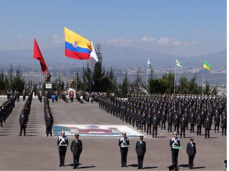 Aditância do Exército na República do Equador faz a entrega de Medalha Marechal Hermes