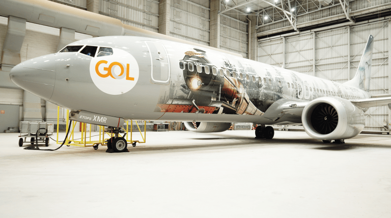 GOL e Universal Orlando Resort apresentam aeronave inspirada em The Wizarding World of Harry Potter™