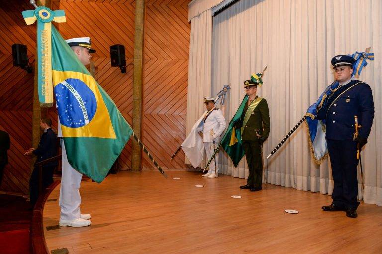 Ministério da Defesa comemora aniversário de 73 anos da Escola Superior de Guerra