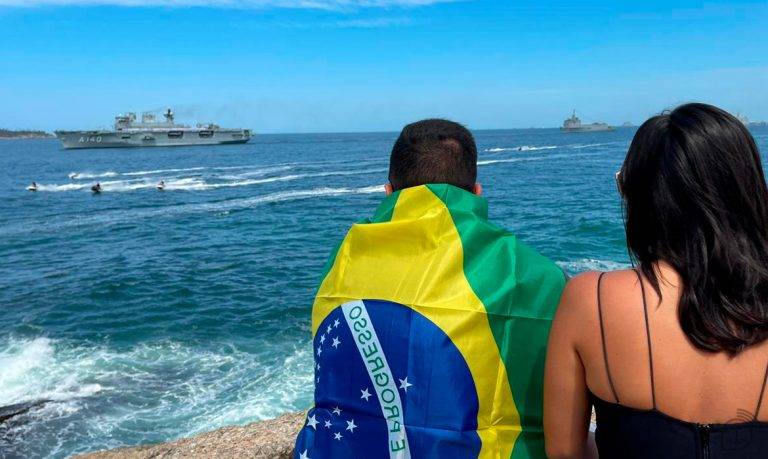 Marinha do Brasil homenageia o Dia da Pátria com Desfile Naval