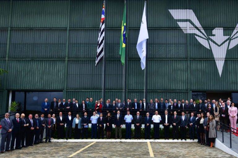 Alinhamento das empresas é fundamental para o futuro da BIDS, afirmam Deputado Luiz Philippe e General Duizit Brito em plenária da ABIMDE
