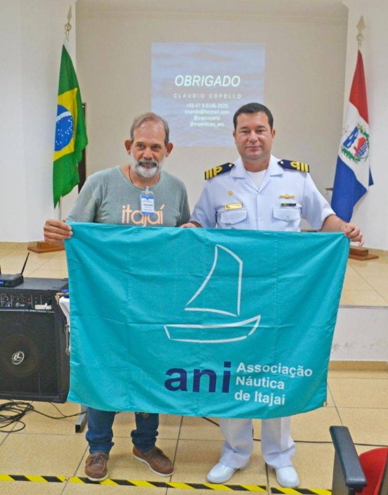 Expedição Brasil: velejador é recebido pela Capitania dos Portos de Alagoas