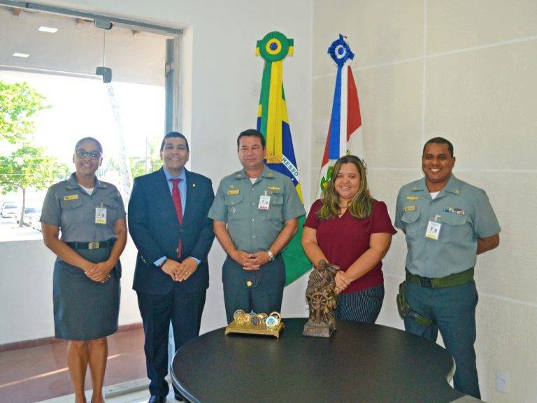 Capitania dos Portos de Alagoas recebe visita de representantes dos Conselhos Estaduais de Defesa dos Direitos Humanos e de Defesa dos Direitos da Mulher