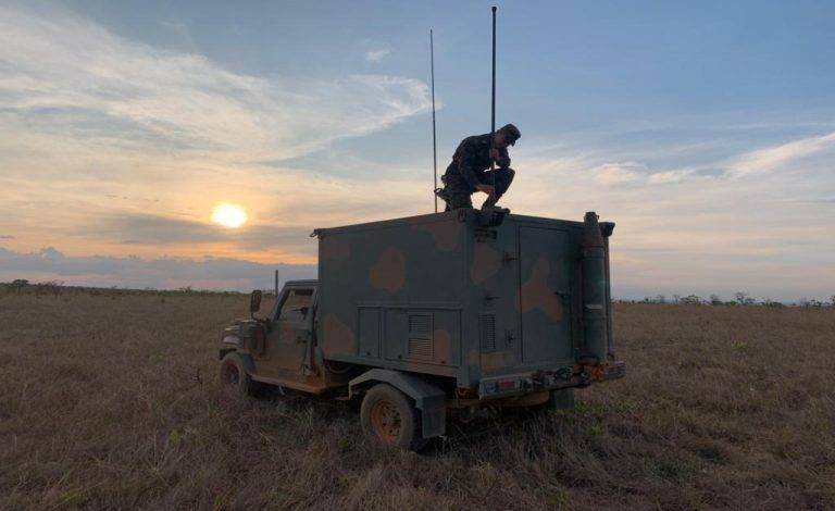 Exército realiza exercício para testar novo equipamento de rádio Mallet