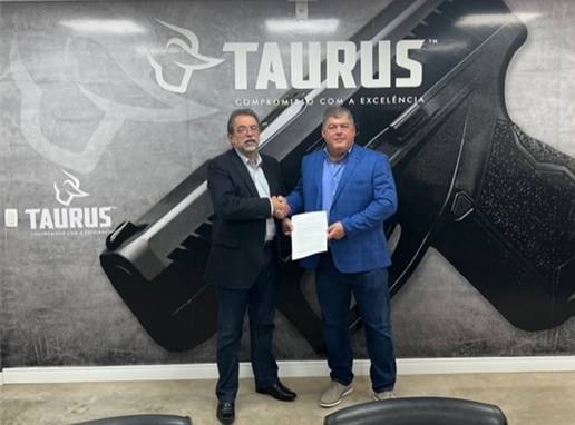 Taurus Armas e Brigade assinam acordo de distribuição no Brasil