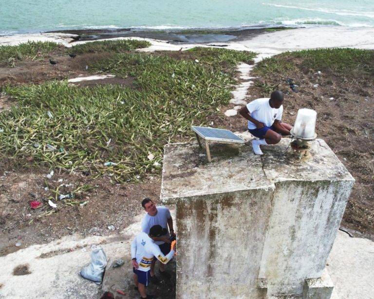 Marinha restabelece faróis na Região Sul Capixaba