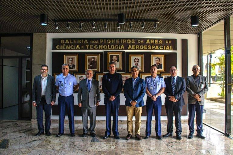 DCTA recebe representantes do grupo Aeropart