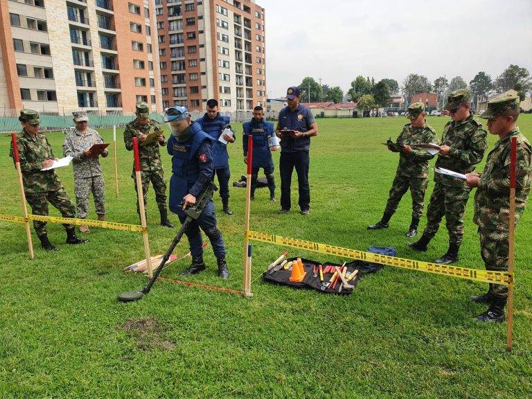 OFICIAIS DA ENGENHARIA DO BRASIL HABILITAM MILITARES COLOMBIANOS EM GESTÃO DE QUALIDADE EM TÉCNICAS DE DESMINAGEM