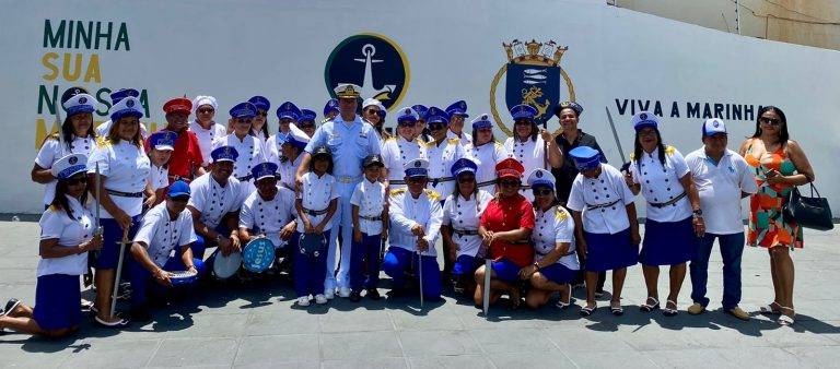 Capitania dos Portos de Alagoas recebe homenagem de grupo folclórico de Pão de Açúcar/AL