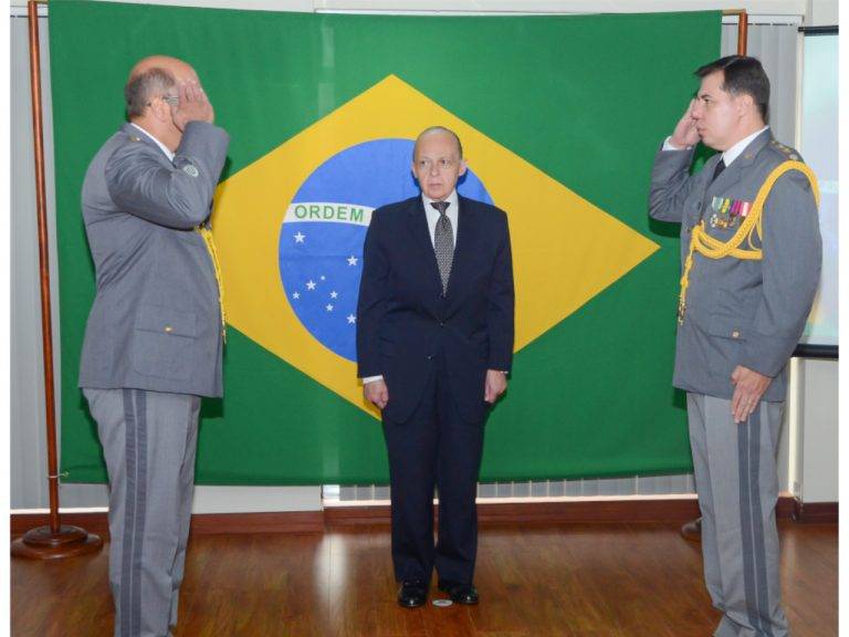 Aditância do Exército Brasileiro no Equador realiza a cerimônia de passagem do cargo de Adido do Exército