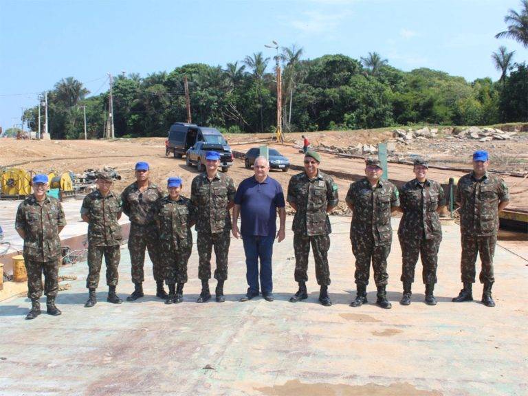 Centro de Embarcações recebe visita do Diretor de Material de Engenharia