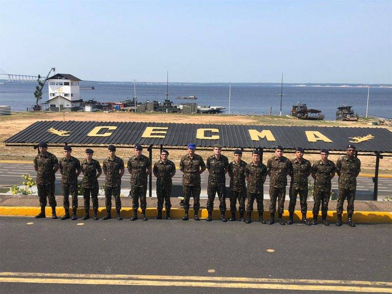 Centro de Embarcações recebe cadetes da Academia Militar das Agulhas Negras