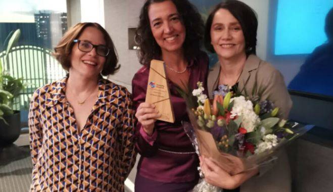 Projeto de ciência para mulheres ganha prêmio internacional
