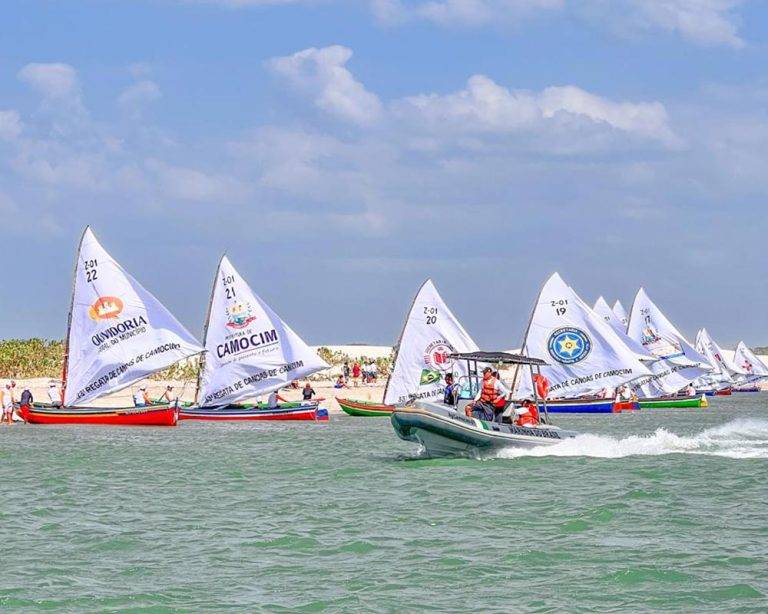 Marinha apoia Regata de Canoas no Rio Coreaú
