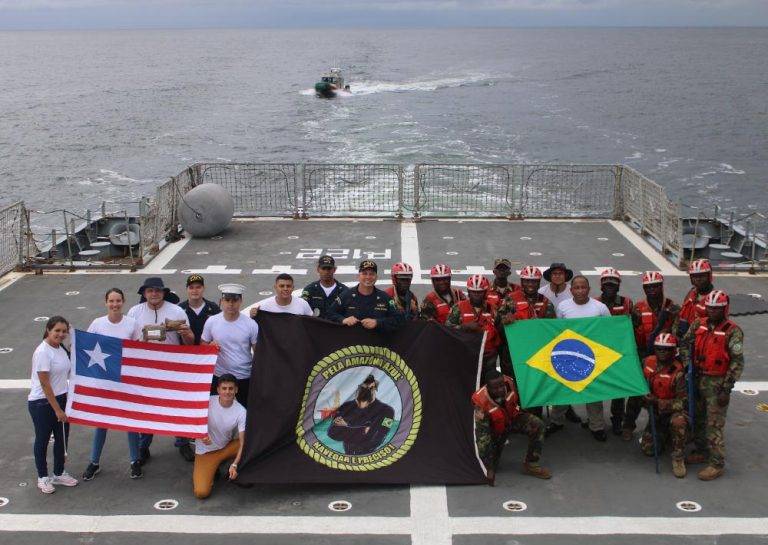 Marinha do Brasil e Marinhas africanas realizam exercícios de combate à pesca ilegal e ao tráfico