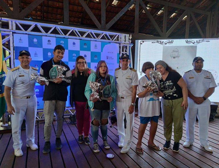 Concurso cultural promovido pela Marinha celebra os 150 anos do Farol das Conchas, no Paraná